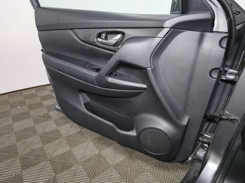 Used 2020 Nissan Rogue SV AWD/4WD image 34