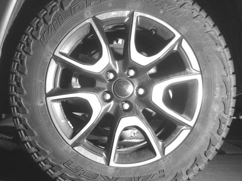 Used 2025 Jeep Compass Trailhawk image 14