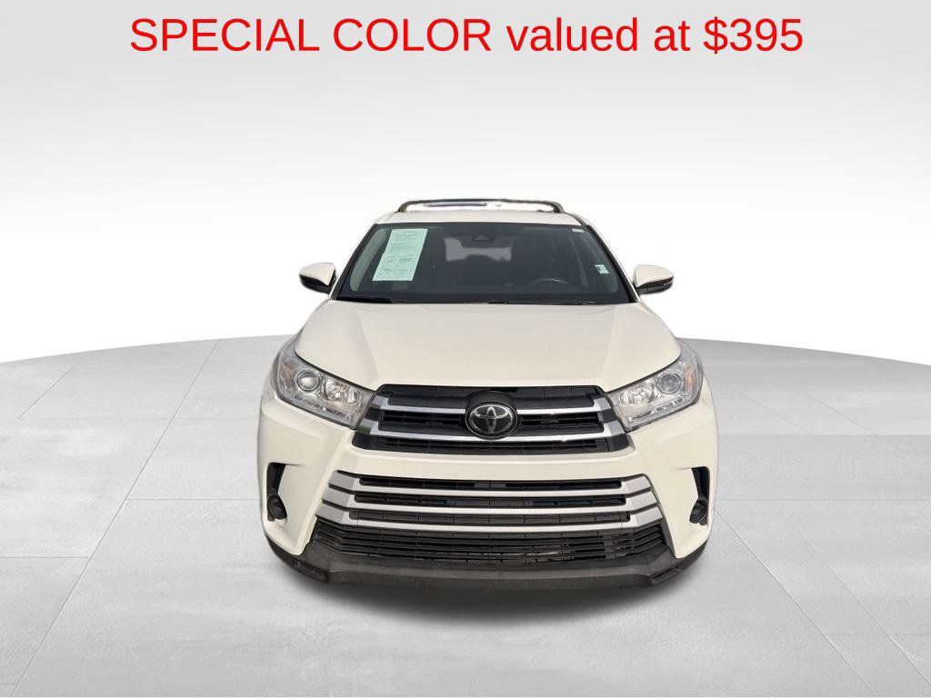 Used 2017 Toyota Highlander LE w/ Carpet Mat Package AWD/4WD image 5
