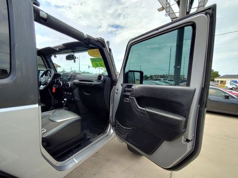 Used 2016 Jeep Wrangler Sport AWD/4WD image 31