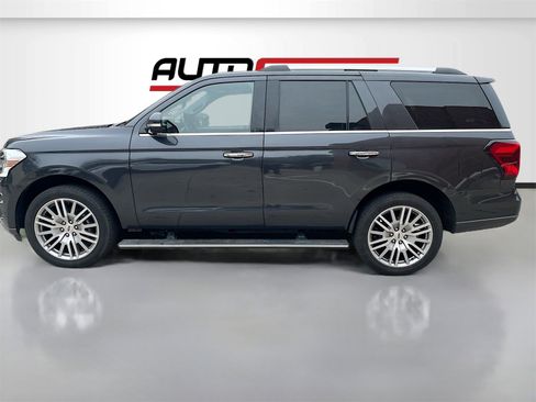 Used 2024 Ford Expedition Limited image 4