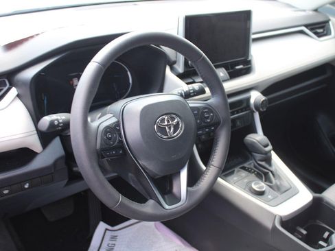 Used 2023 Toyota RAV4 XLE w/ XLE Grade Weather Package AWD/4WD image 9