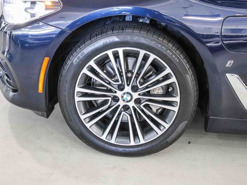 Used 2019 BMW 530e w/ Convenience Package RWD image 9