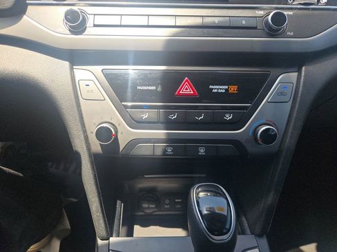 Used 2018 Hyundai Elantra SE FWD image 30