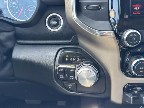 Used 2021 RAM 1500 Laramie AWD/4WD image 23