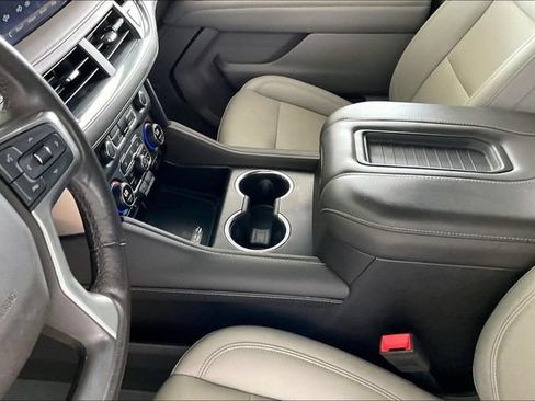 Used 2022 Chevrolet Tahoe Z71 w/ Z71 Off-Road Package AWD/4WD image 13