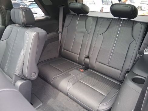 New 2026 Cadillac Vistiq Sport image 30