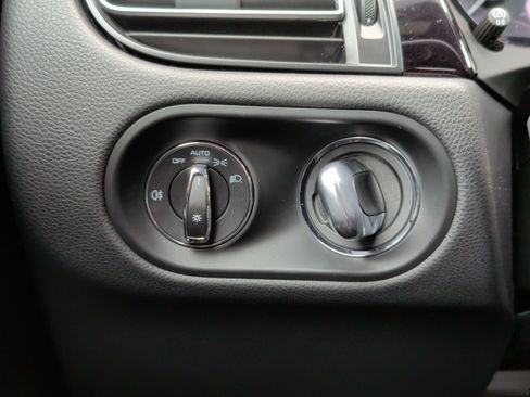 Used 2024 Porsche Macan image 23