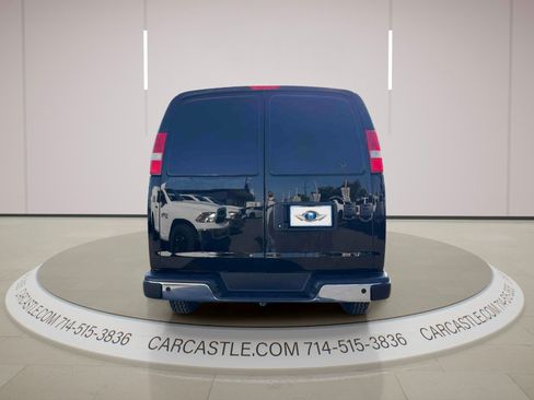 Used 2018 Chevrolet Express 2500 w/ Driver Convenience Package RWD image 5