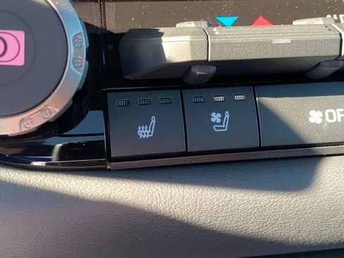 New 2026 Toyota Tundra Platinum AWD/4WD image 23