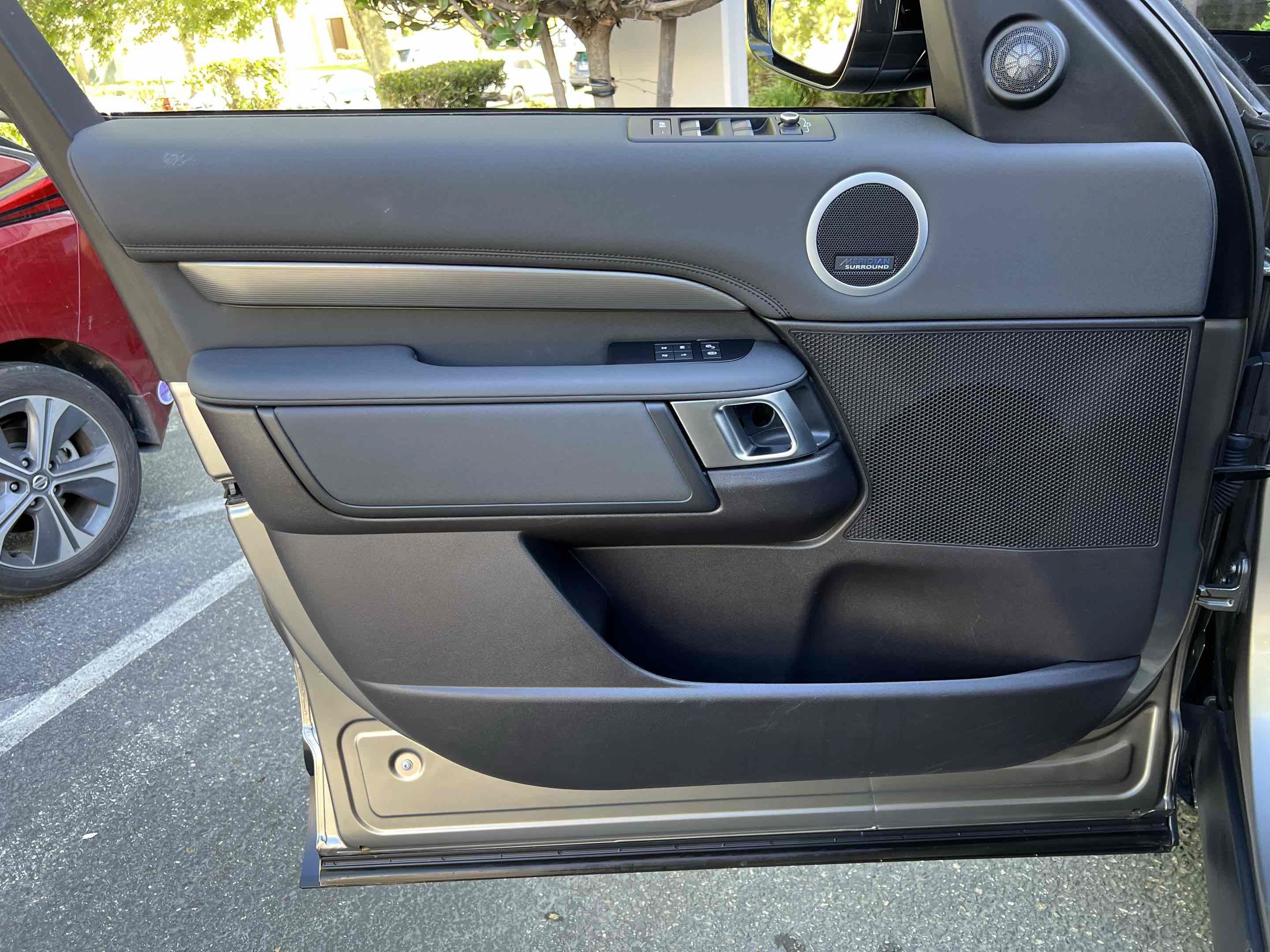 Used 2018 Land Rover Discovery HSE AWD/4WD image 75