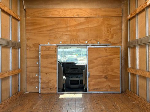 Used 2024 Ford E-350 and Econoline 350 Super Duty w/ Power Windows & Locks Group image 37