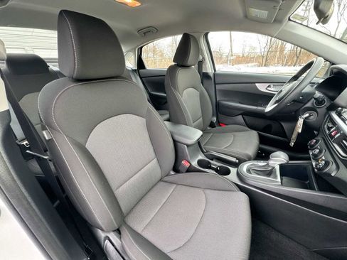 Used 2022 Kia Forte LXS image 17