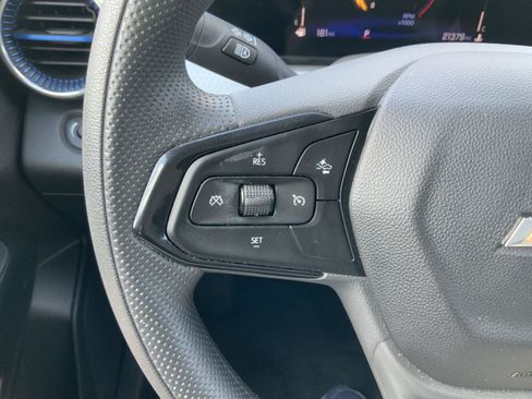 Used 2024 Chevrolet Trax LT FWD image 28