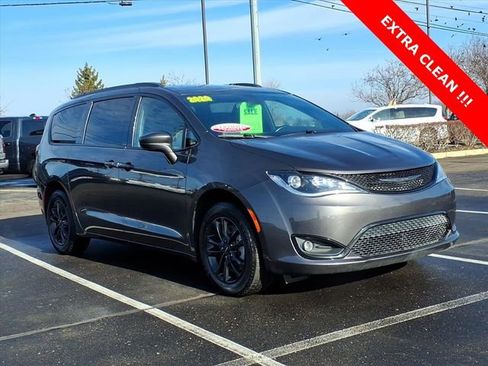 Certified 2020 Chrysler Pacifica Touring-L image 3