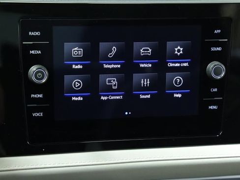 New 2025 Volkswagen Taos SE w/ Panoramic Sunroof Package FWD image 18
