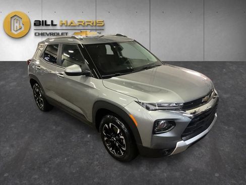 Used 2023 Chevrolet TrailBlazer LT w/ Convenience Package AWD/4WD image 9