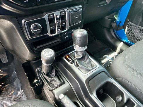 Used 2023 Jeep Wrangler Unlimited w/ Cold Weather Group AWD/4WD image 17