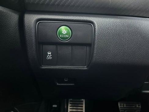 Used 2017 Honda Accord Sport image 28