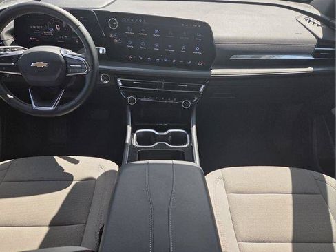 Certified 2026 Chevrolet Traverse LT w/ Driver Confidence Package FWD image 16