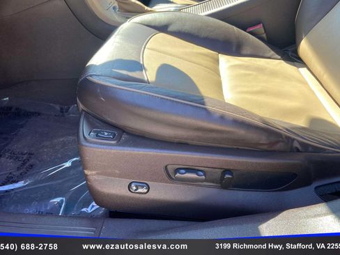 Used 2011 Chevrolet Malibu LTZ FWD image 24