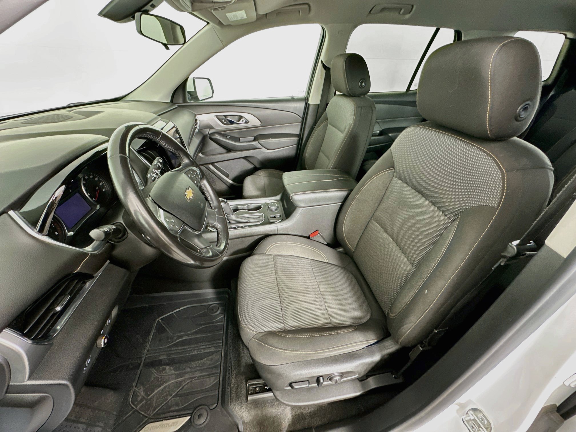 Used 2019 Chevrolet Traverse LT FWD image 13
