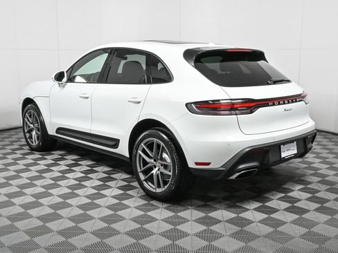 Certified 2025 Porsche Macan image 3