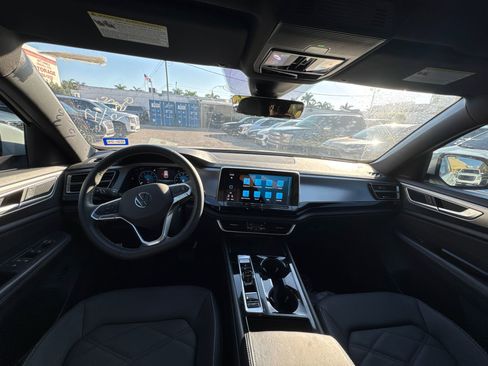 Used 2024 Volkswagen Atlas Cross Sport SE w/ Panoramic Sunroof Package image 26