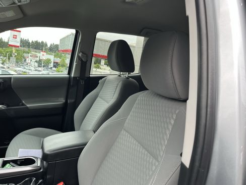 Certified 2023 Toyota Tacoma SR5 AWD/4WD image 17