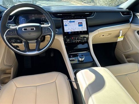 New 2025 Jeep Grand Cherokee L Limited image 19