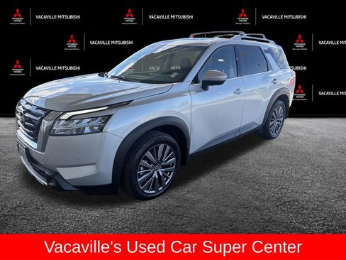 Used 2024 Nissan Pathfinder SL w/ SL Premium Package FWD image 1