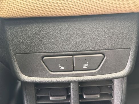 Used 2025 Chevrolet Equinox ACTIV w/ Safety and Technology Package image 19