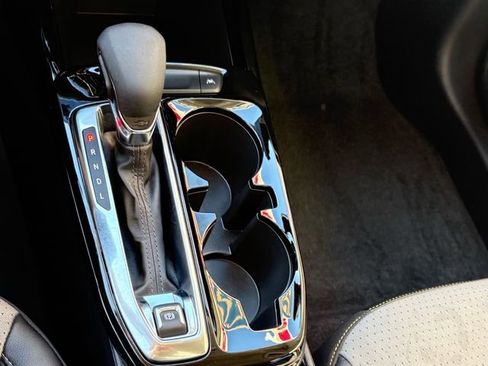 Used 2025 Chevrolet Trax LT image 15