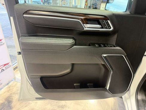 Used 2025 GMC Sierra 1500 SLT image 35