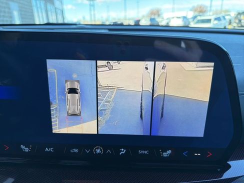 New 2026 Chevrolet Traverse Z71 w/ Enhanced Driving Package AWD/4WD image 28