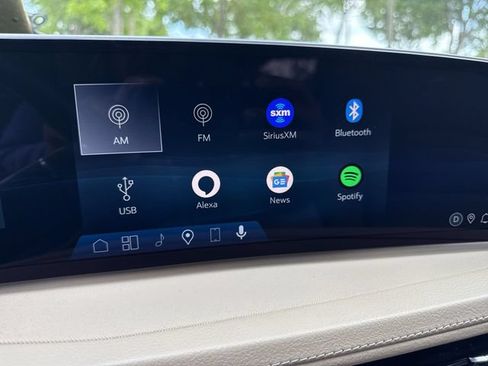 Used 2024 Cadillac XT4 Luxury FWD image 16