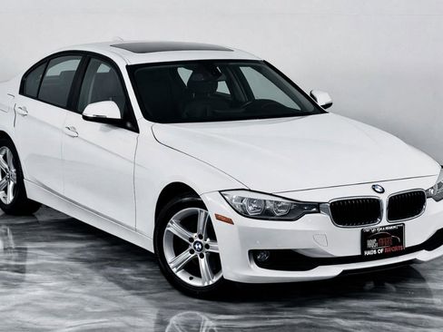 Used 2013 BMW 328i xDrive Sedan AWD/4WD image 3