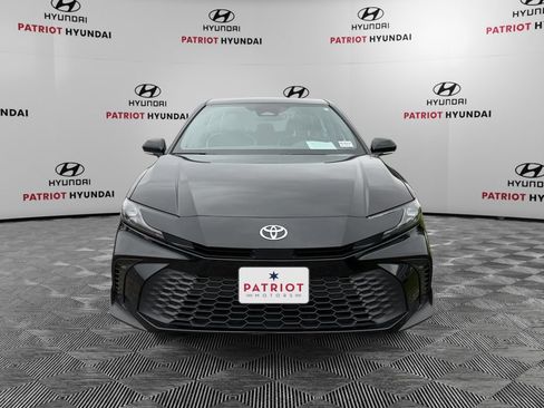Used 2025 Toyota Camry SE FWD image 8