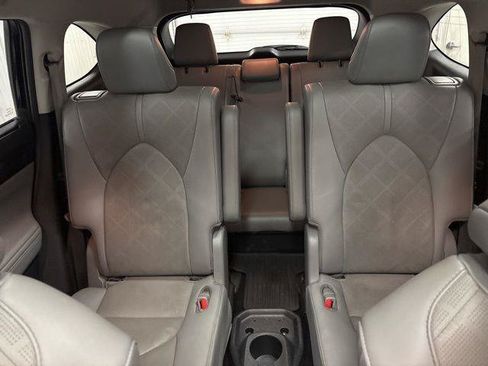 Used 2021 Toyota Highlander Platinum AWD/4WD image 29