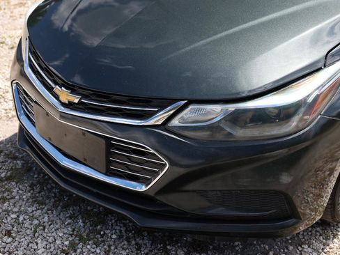 Used 2018 Chevrolet Cruze LT w/ Convenience Package FWD image 25