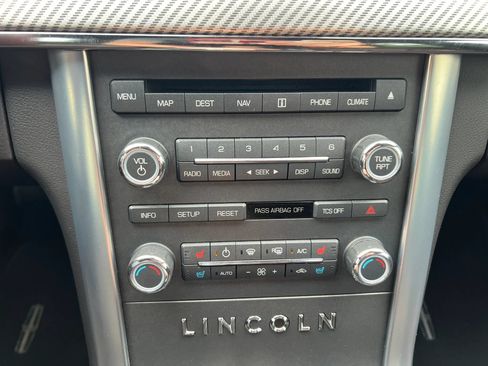 Used 2012 Lincoln MKS AWD image 21
