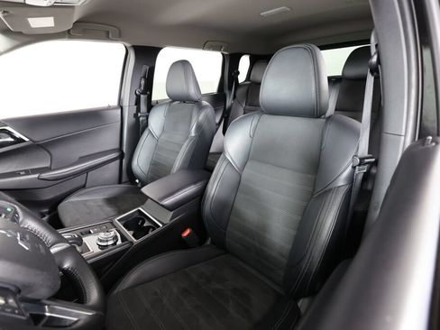 Used 2024 Mitsubishi Outlander SE AWD/4WD image 11