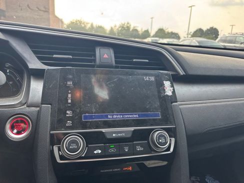 Used 2017 Honda Civic EX image 5