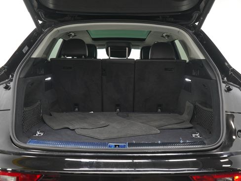 Used 2024 Audi Q5 e Premium w/ Convenience Package AWD/4WD image 17