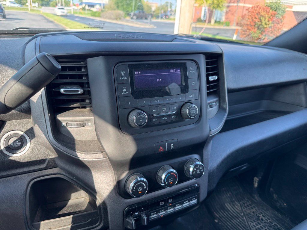 Used 2021 RAM 5500 Tradesman w/ Chrome Appearance Group AWD/4WD image 15