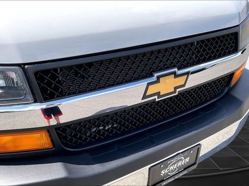 Used 2025 Chevrolet Express 2500 LT w/ LT Preferred Equipment Group RWD image 29