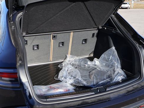 New 2025 Porsche Macan S image 17