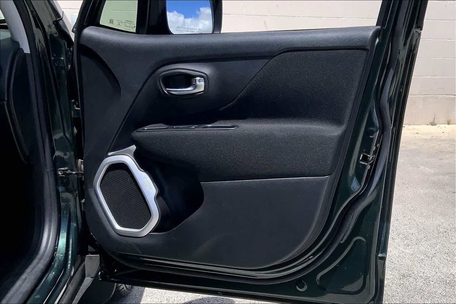 Used 2021 Jeep Renegade Sport FWD image 28