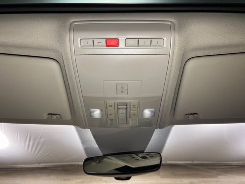 Used 2018 Volkswagen Atlas SEL image 20