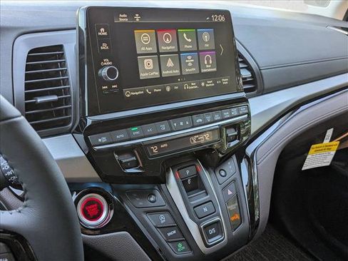 New 2026 Honda Odyssey Touring image 11
